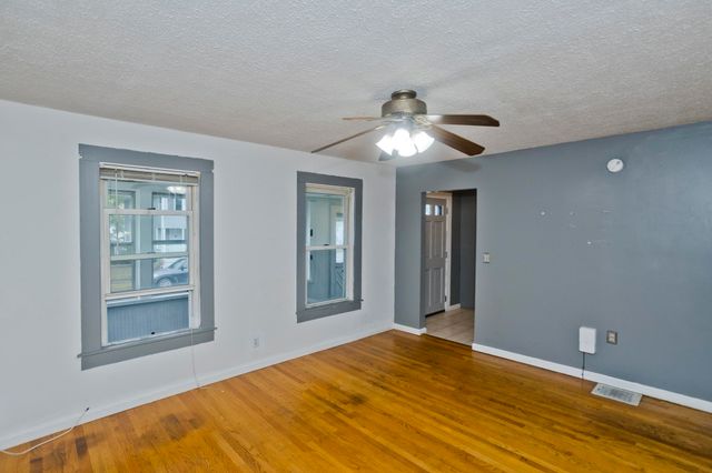 1439 Worcester St, Springfield, MA 01151