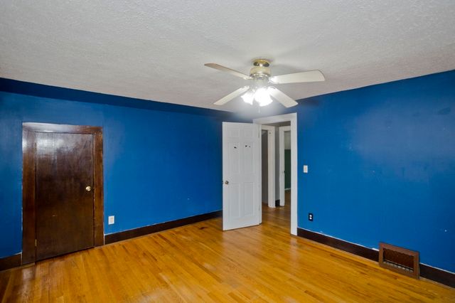 1439 Worcester St, Springfield, MA 01151