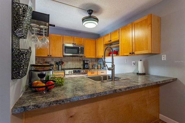 2636 2ND COURT, Palm Harbor, FL 34684