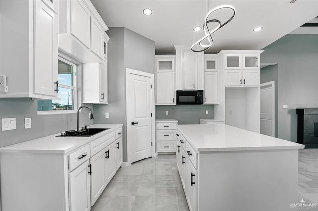 6031 Napa Avenue, Edinburg, TX 78542