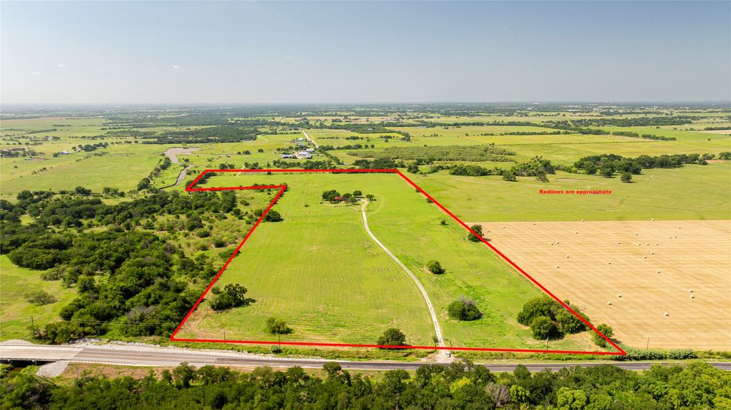 12520 455 E, Pilot Point, TX 76258
