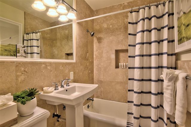 518 NE 13th Avenue, Fort Lauderdale, FL 33301