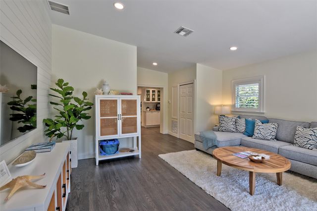 518 NE 13th Avenue, Fort Lauderdale, FL 33301