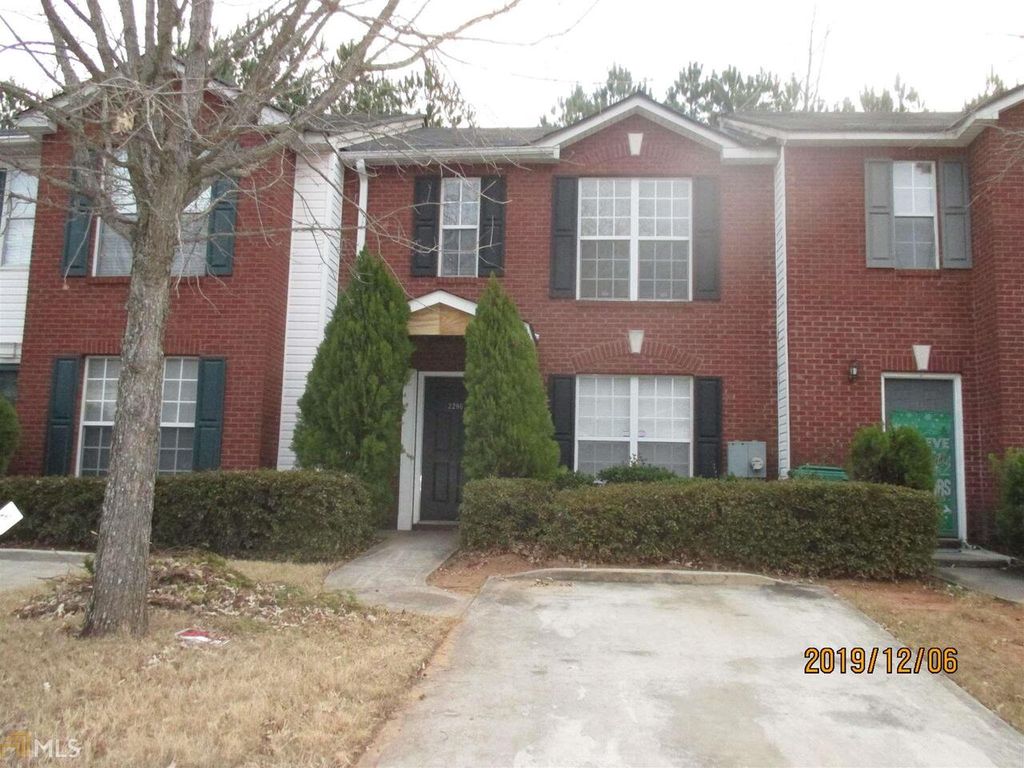 2296 Strathmoor Manor Drive, Lithonia, GA 30058