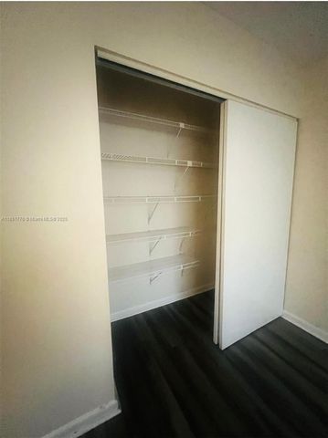 7701 Davie Road Ext 202, Davie, FL 33024
