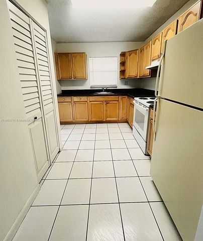 7701 Davie Road Ext 202, Davie, FL 33024