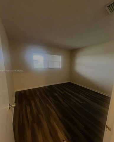 7701 Davie Road Ext 202, Davie, FL 33024