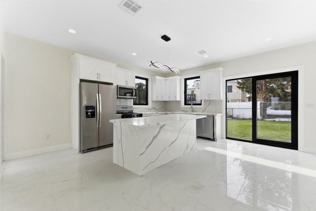 703 3RD ST, Secaucus, NJ 07094