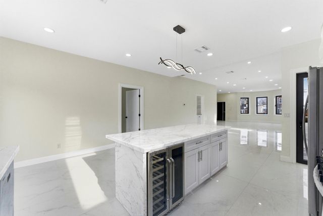 703 3RD ST, Secaucus, NJ 07094