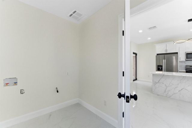 703 3RD ST, Secaucus, NJ 07094