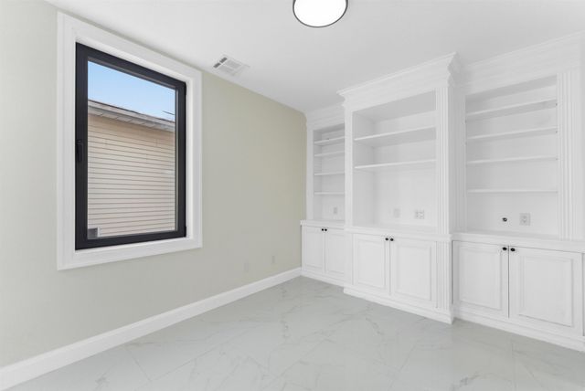 703 3RD ST, Secaucus, NJ 07094