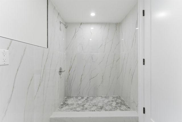 703 3RD ST, Secaucus, NJ 07094