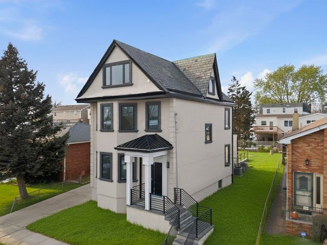 703 3RD ST, Secaucus, NJ 07094