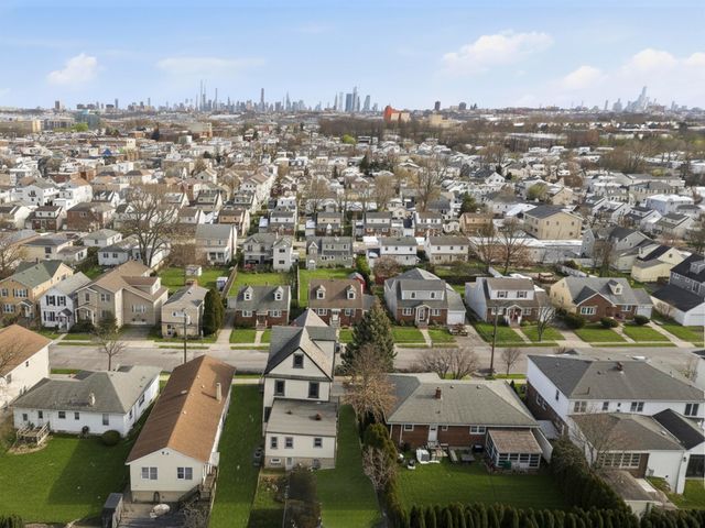 703 3RD ST, Secaucus, NJ 07094