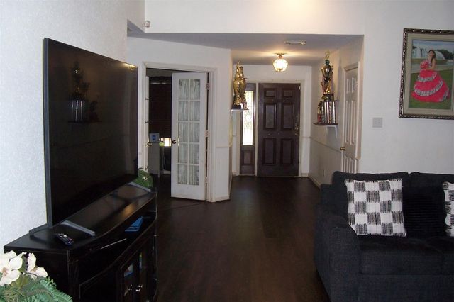12110 Hillcrest Dr, Pinehurst, TX 77362