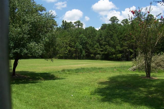 12110 Hillcrest Dr, Pinehurst, TX 77362