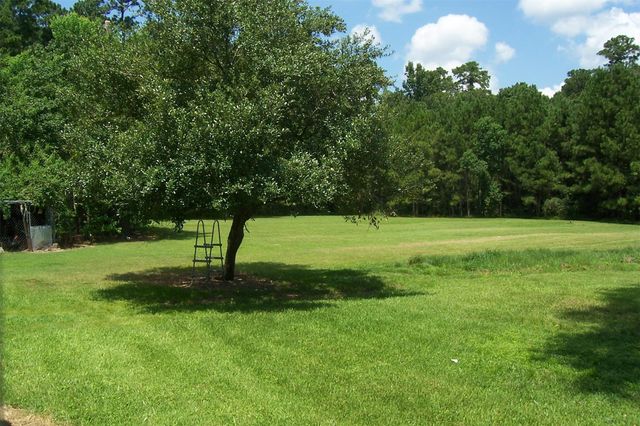12110 Hillcrest Dr, Pinehurst, TX 77362