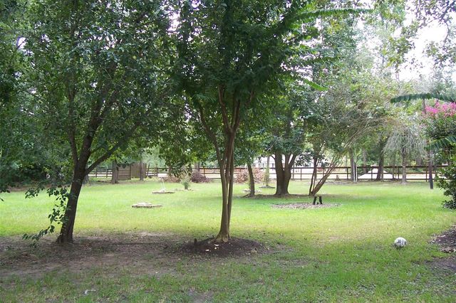 12110 Hillcrest Dr, Pinehurst, TX 77362