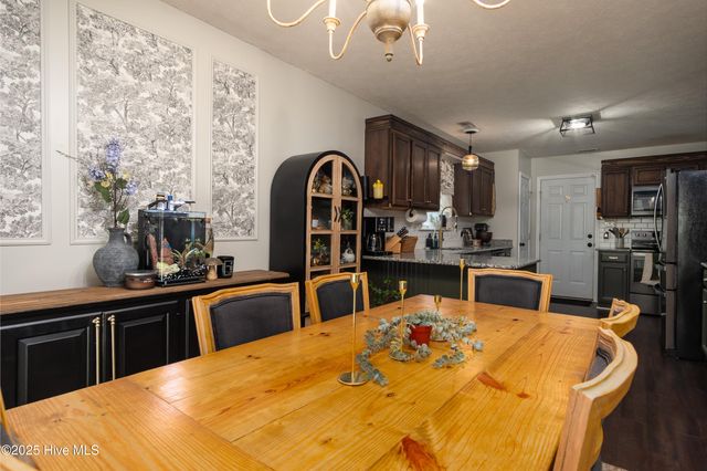 111 Camellia Creek Drive, Richlands, NC 28574