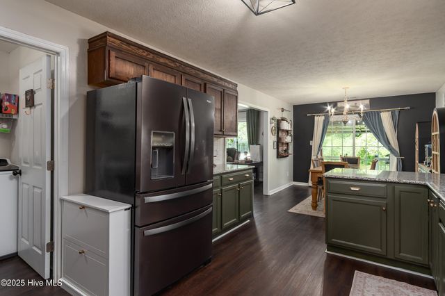 111 Camellia Creek Drive, Richlands, NC 28574