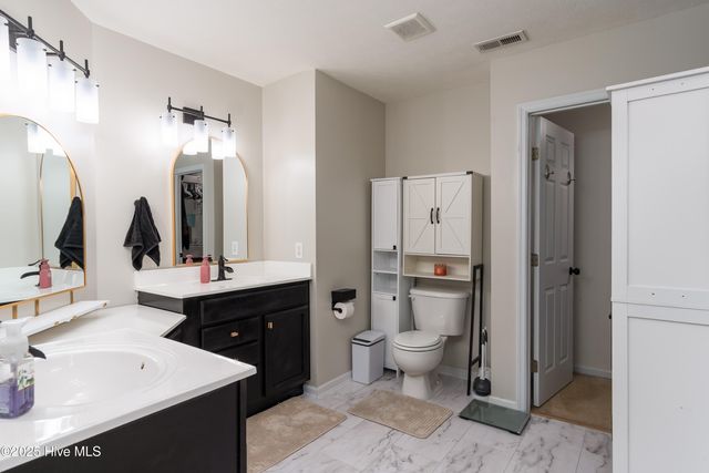 111 Camellia Creek Drive, Richlands, NC 28574