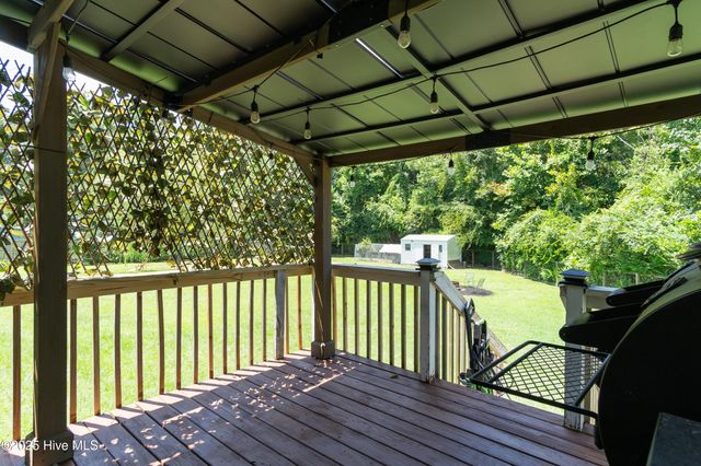 111 Camellia Creek Drive, Richlands, NC 28574