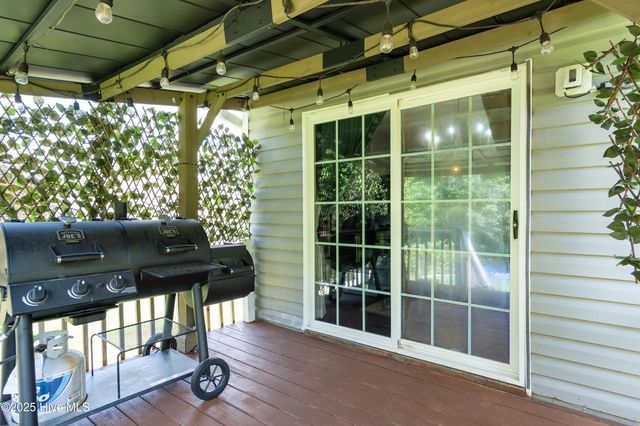 111 Camellia Creek Drive, Richlands, NC 28574
