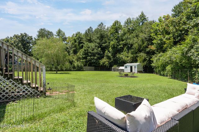 111 Camellia Creek Drive, Richlands, NC 28574