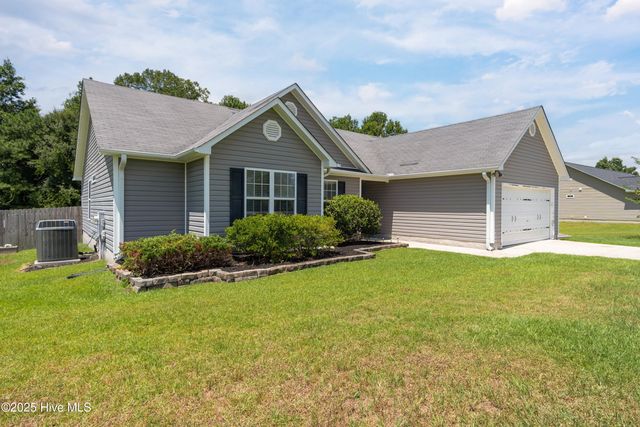 111 Camellia Creek Drive, Richlands, NC 28574