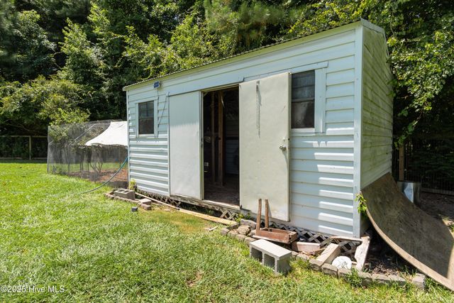 111 Camellia Creek Drive, Richlands, NC 28574