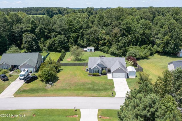 111 Camellia Creek Drive, Richlands, NC 28574