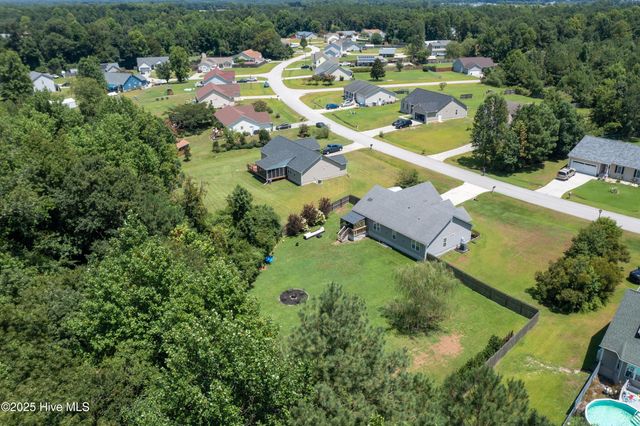 111 Camellia Creek Drive, Richlands, NC 28574