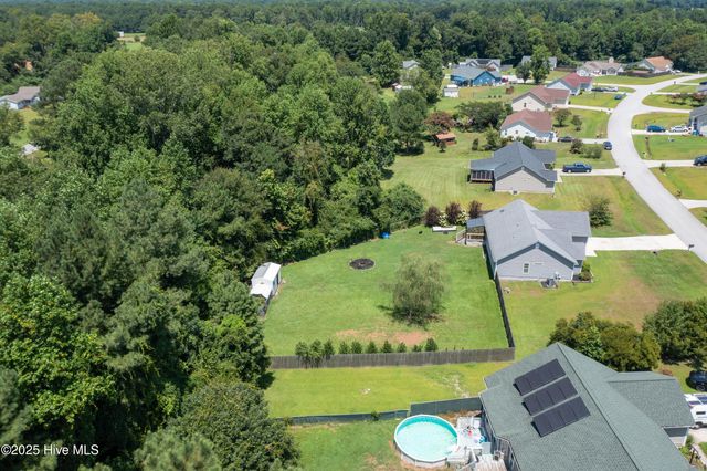 111 Camellia Creek Drive, Richlands, NC 28574