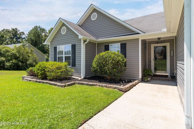 111 Camellia Creek Drive, Richlands, NC 28574