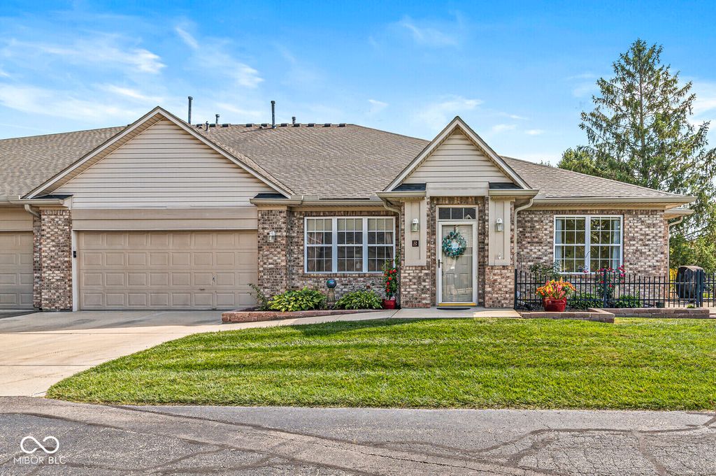 6984 Park Square Drive APT B, Avon, IN 46123