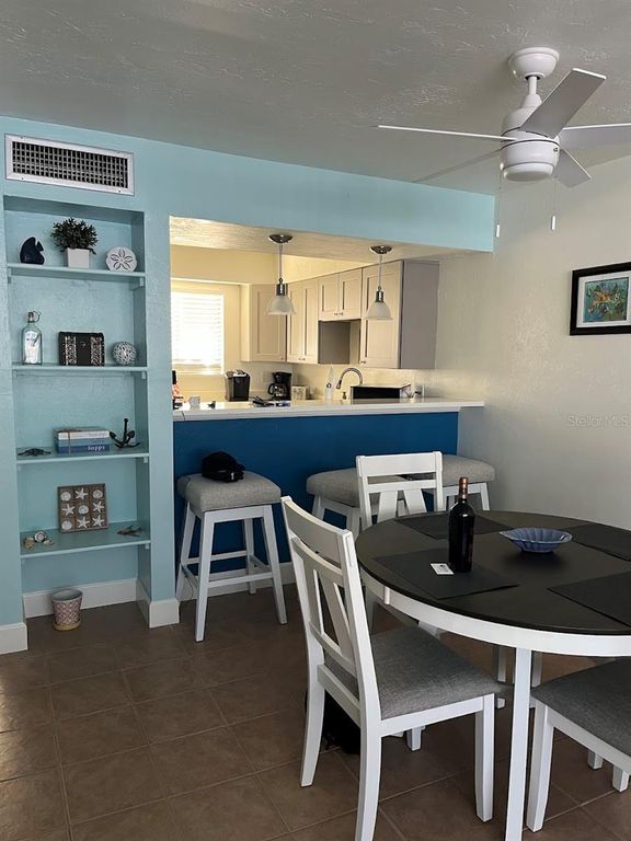 Image 11 of property listing at 1801 GULF DRIVE N 166, Bradenton Beach, FL 34217