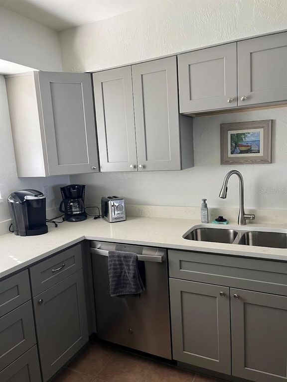 Image 18 of property listing at 1801 GULF DRIVE N 166, Bradenton Beach, FL 34217