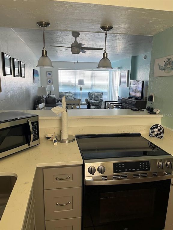 Image 20 of property listing at 1801 GULF DRIVE N 166, Bradenton Beach, FL 34217