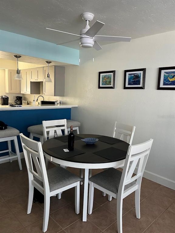 Image 6 of property listing at 1801 GULF DRIVE N 166, Bradenton Beach, FL 34217