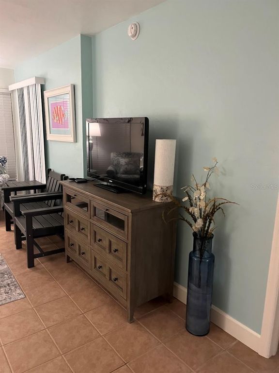 Image 10 of property listing at 1801 GULF DRIVE N 166, Bradenton Beach, FL 34217