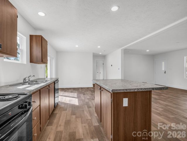 129 Haven Road, East Flat Rock, NC 28726