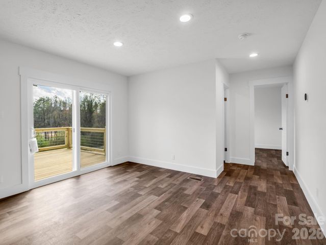 129 Haven Road, East Flat Rock, NC 28726