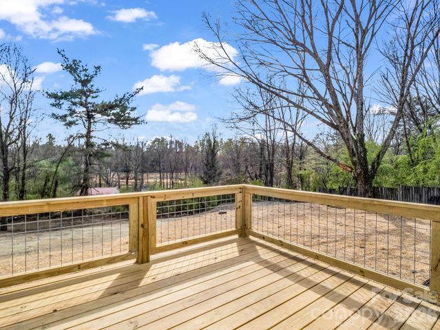 129 Haven Road, East Flat Rock, NC 28726