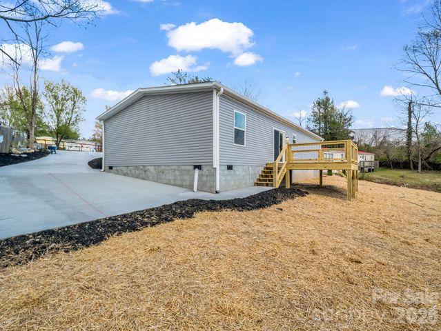 129 Haven Road, East Flat Rock, NC 28726