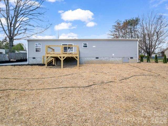 129 Haven Road, East Flat Rock, NC 28726