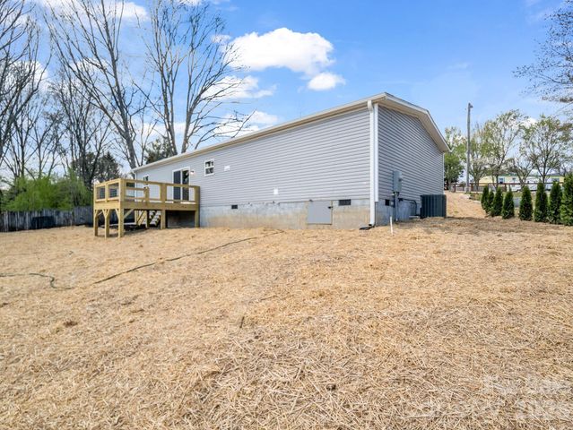 129 Haven Road, East Flat Rock, NC 28726