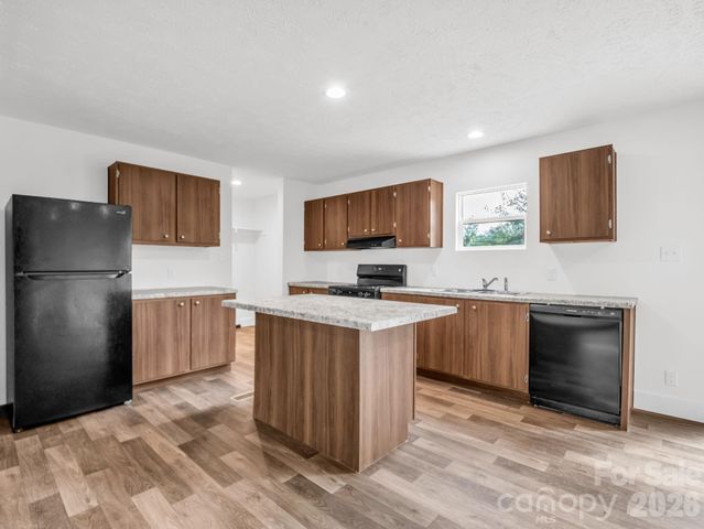 129 Haven Road, East Flat Rock, NC 28726