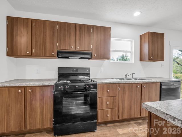 129 Haven Road, East Flat Rock, NC 28726