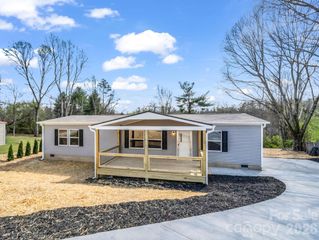 129 Haven Road, East Flat Rock, NC 28726