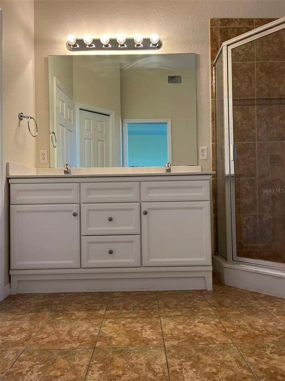 Image 9 of property listing at 16217 VIA SOLERA CIRCLE 101, Fort Myers, FL 33908